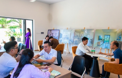 NẮNG GÕ CỬA, EAST SKY RỘN RÀNG ĐÓN KHÁCH